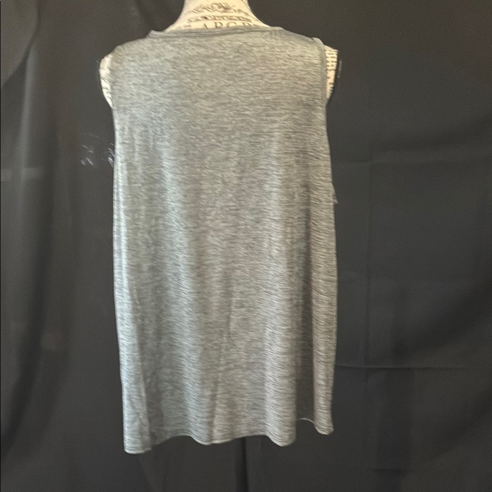 Xersion Gray and White Diagonal Stripe Tank Top - Picture 4 of 5